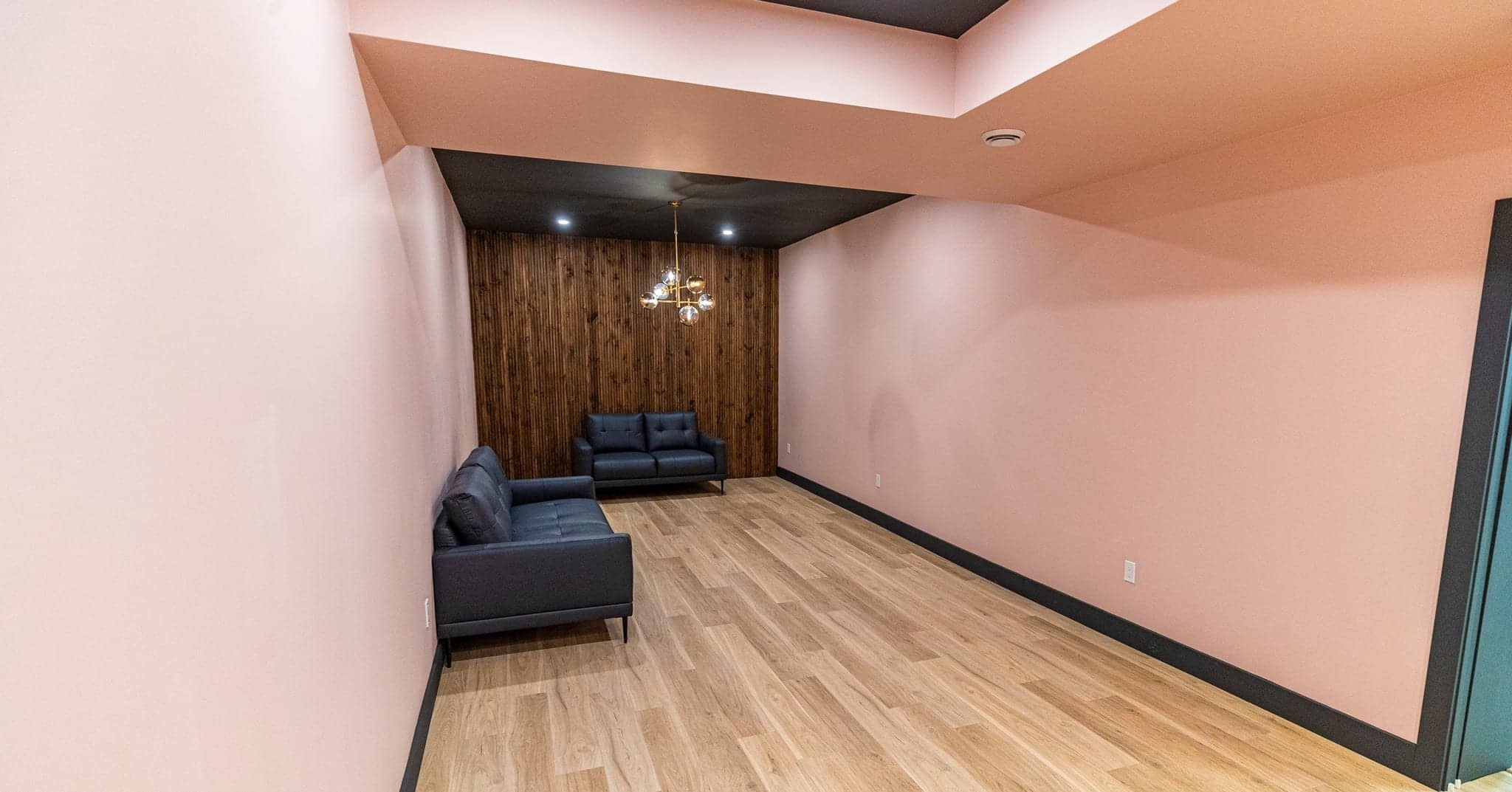 Queen's district basement bar
